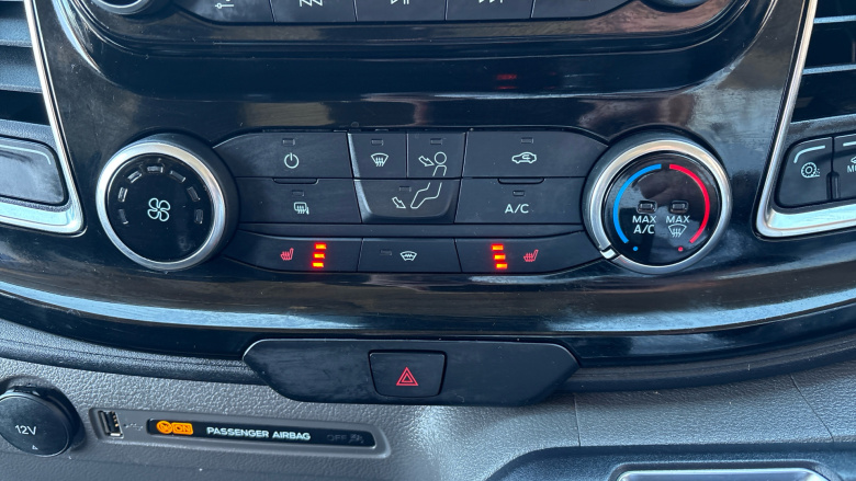 Ford Transit Custom 320 L1 Diesel Fwd 2.0 EcoBlue 170ps Low Roof Limited Van Auto